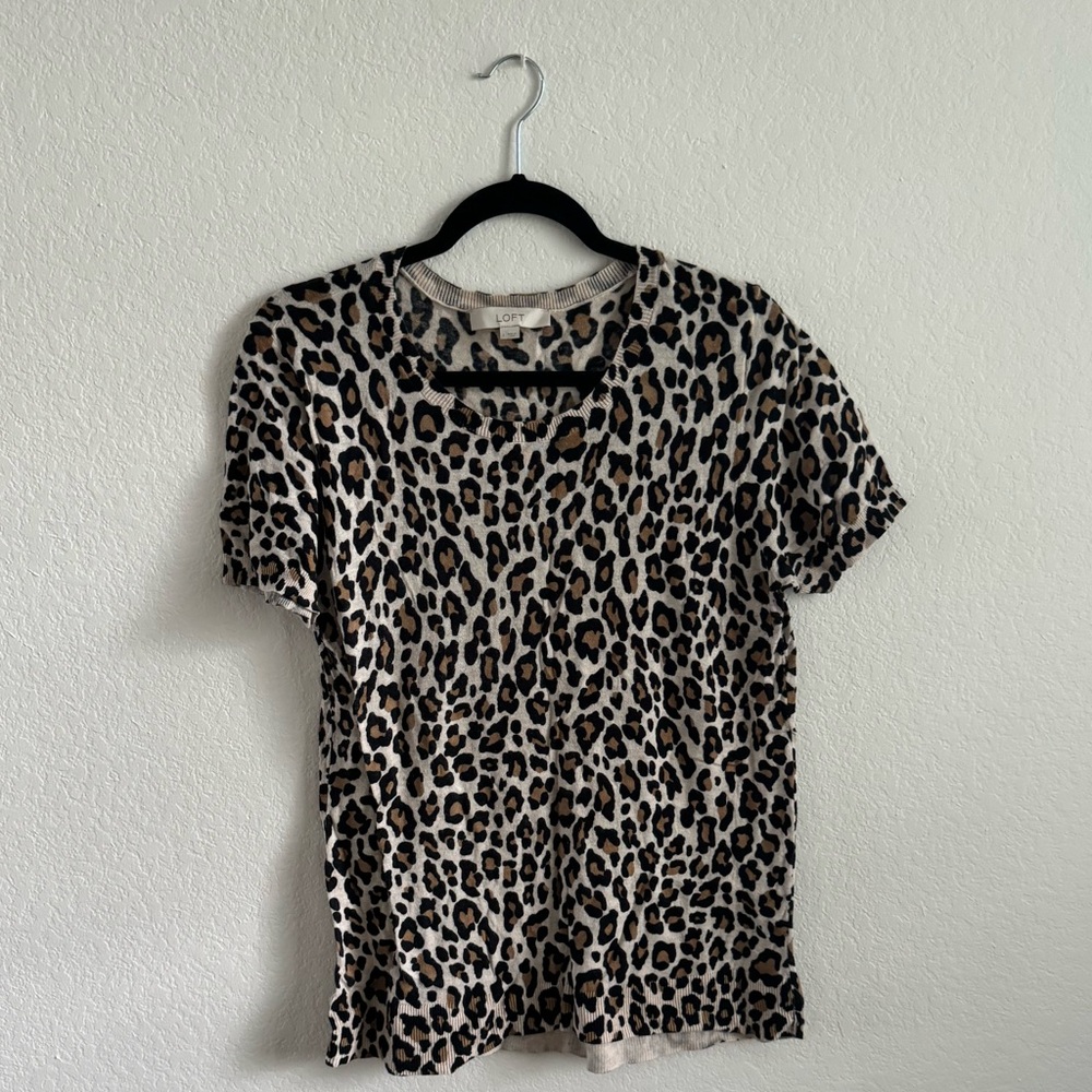 Loft cheetah sweater short sleeve size large
